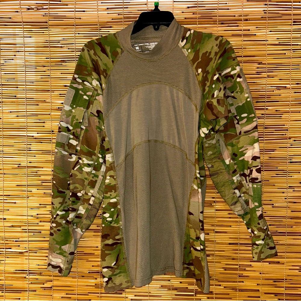 Army Combat Shirt Flame Resistant Camo Size Medium 8415-01-580-4853